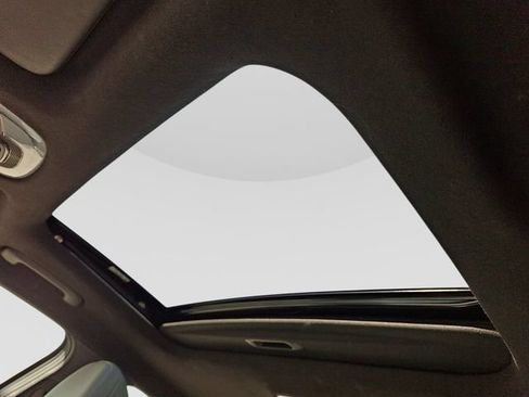 Used 2025 Hyundai Elantra Limited FWD image 16