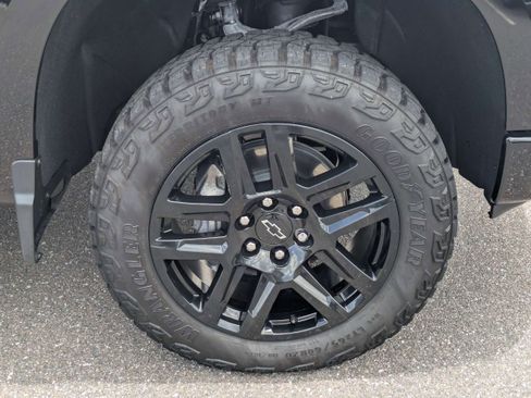 Used 2026 Chevrolet Silverado 1500 Custom Trail Boss w/ LPO, Dark Essentials Package AWD/4WD image 10