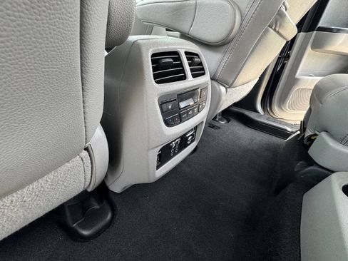 Used 2019 Honda Pilot Touring image 35