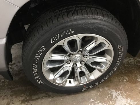 Used 2023 RAM 1500 Laramie AWD/4WD image 4