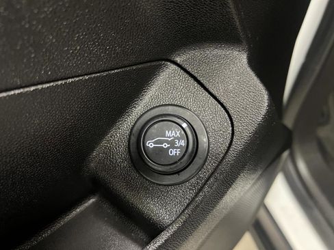 Used 2024 GMC Terrain SLT AWD/4WD image 34
