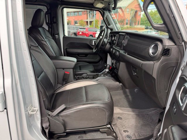 Used 2023 Jeep Wrangler Unlimited Sahara w/ Cold Weather Group AWD/4WD image 24