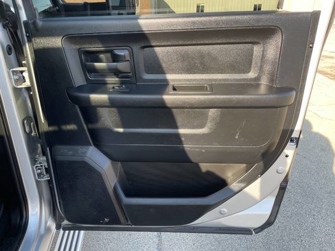 Used 2018 RAM 3500 Tradesman w/ Chrome Appearance Group image 25