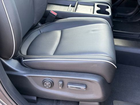 New 2026 Honda Odyssey Touring image 11