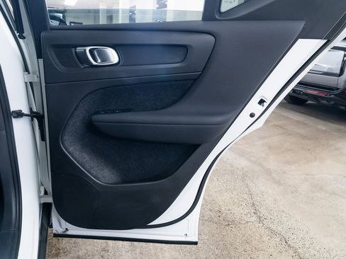 Used 2023 Volvo XC40 Recharge Ultimate image 22