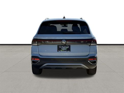 New 2026 Volkswagen Taos SE image 6