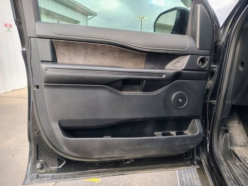 Used 2019 Ford Expedition Max Limited w/ Texas Edition Package AWD/4WD image 10