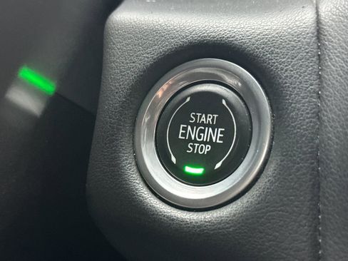 Used 2021 GMC Yukon SLT w/ Rear Media and Nav Package image 29