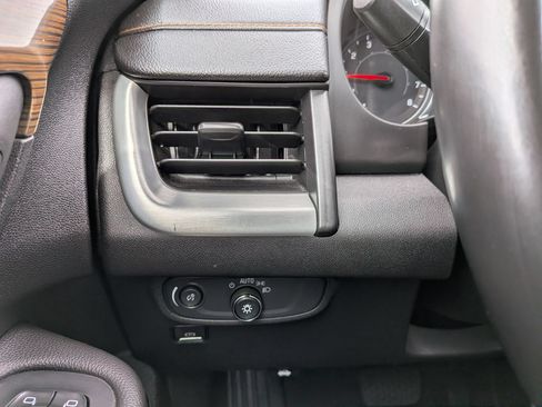 Certified 2021 GMC Terrain SLE FWD image 17