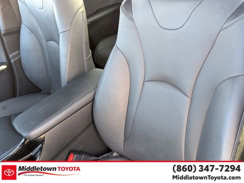 Used 2017 Toyota Prius Prime Premium image 14