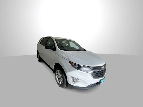 Used 2018 Chevrolet Equinox LS w/ LPO, Cargo Package AWD/4WD image 2