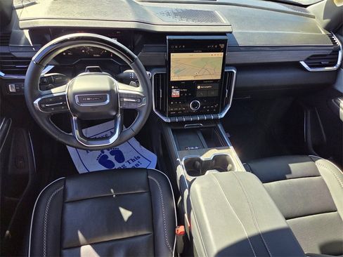 Used 2025 GMC Acadia Denali w/ Super Cruise Package image 8