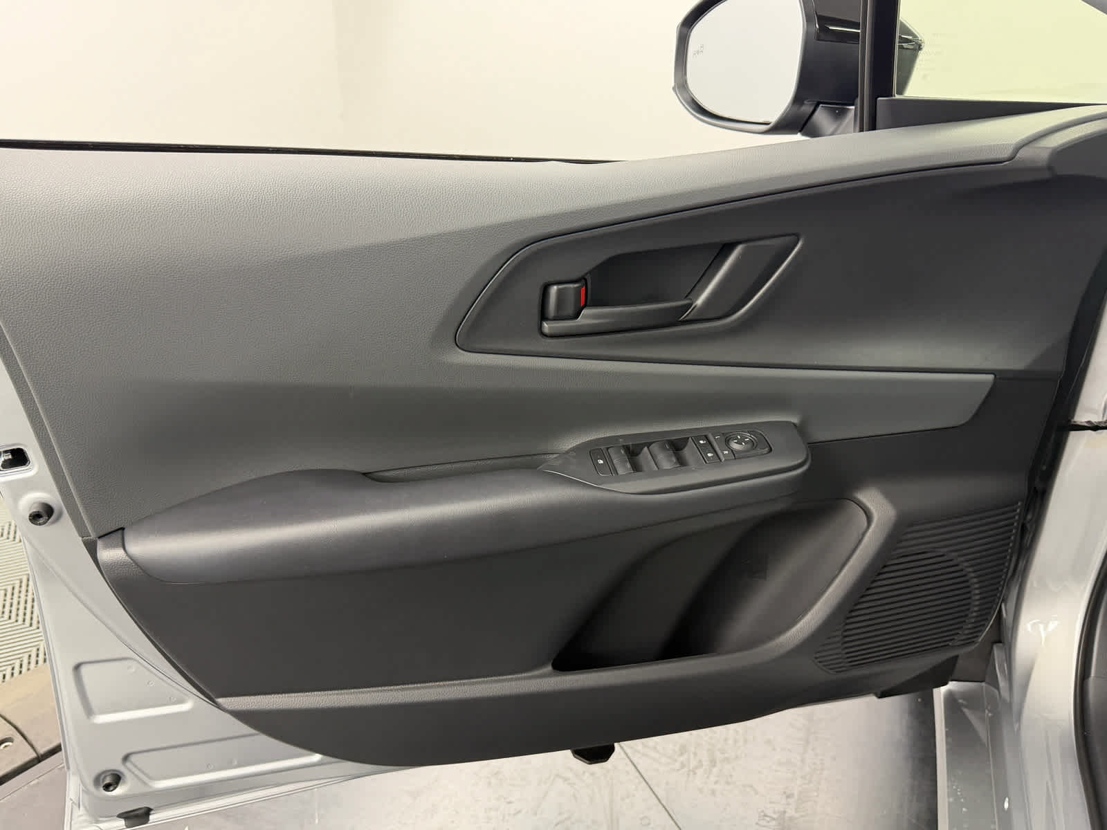 New 2027 Toyota Prius LE FWD image 15
