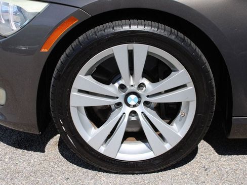 Used 2011 BMW 335i Convertible RWD image 28