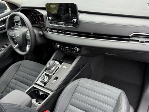 New 2026 Nissan Rogue SL AWD/4WD image 16