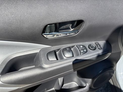 Used 2024 Nissan Kicks SR w/ SR Premium Package FWD image 15