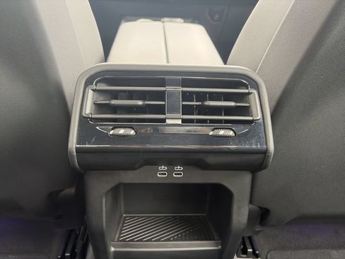 Used 2025 BMW 530i RWD image 31