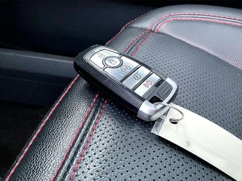 Used 2022 Ford Expedition Max Limited image 12