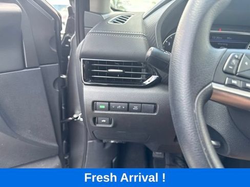 Used 2025 Nissan Sentra SV FWD image 9