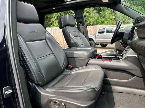 Used 2021 GMC Yukon Denali RWD image 32