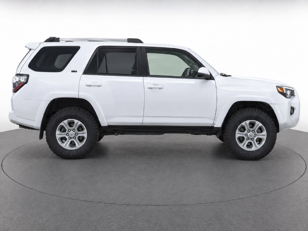 Used 2019 Toyota 4Runner SR5 AWD/4WD image 8