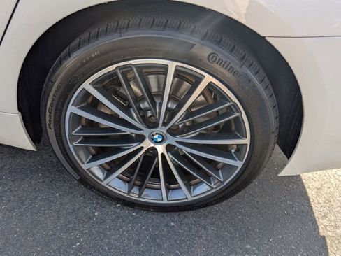 Certified 2023 BMW 530e 530e w/ Premium Package image 22