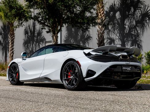 New 2026 McLaren 750S RWD image 6