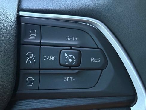 Used 2024 Jeep Grand Cherokee Altitude AWD/4WD image 24