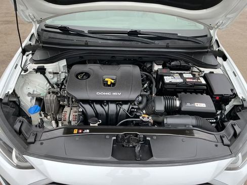 Used 2017 Hyundai Elantra Limited image 45