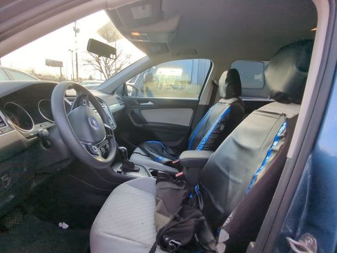 Used 2020 Volkswagen Tiguan S image 6