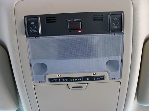 Used 2015 Lexus LX 570 4WD w/ Luxury Package image 56