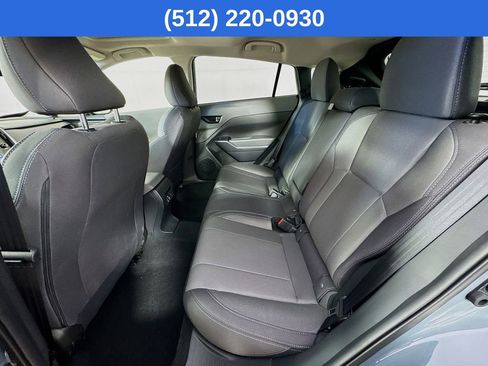 Used 2025 Subaru Crosstrek 2.0i Premium image 31