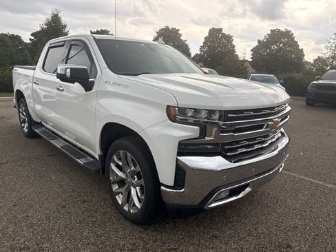 Used 2020 Chevrolet Silverado 1500 LTZ w/ LTZ Plus Package AWD/4WD image 3