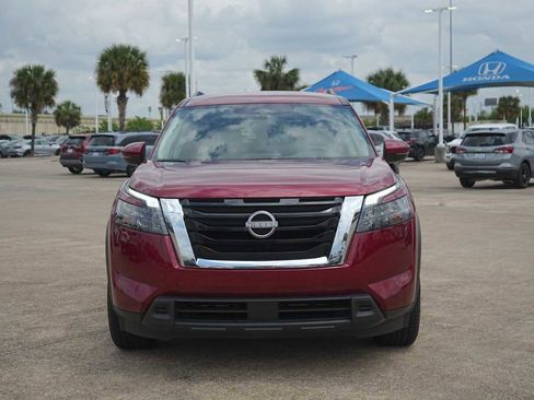 Used 2025 Nissan Pathfinder SV FWD image 6