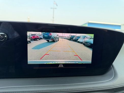 Used 2025 Buick Encore GX Preferred AWD/4WD image 13