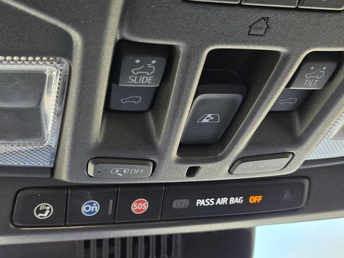 Used 2023 Chevrolet Silverado 1500 High Country w/ High Country Premium Package AWD/4WD image 23
