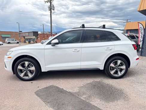 Used 2020 Audi Q5 2.0T Premium w/ Titanium Sport Package AWD/4WD image 3