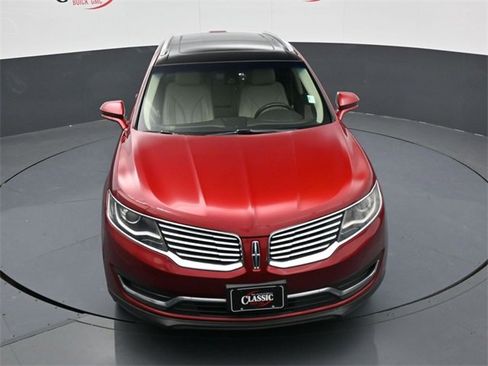 Used 2018 Lincoln MKX Reserve w/ Lincoln MKX Climate Package image 18