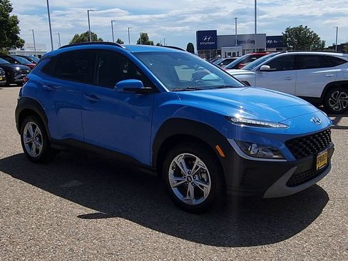 Used 2022 Hyundai Kona SEL w/ Convenience Package image 2