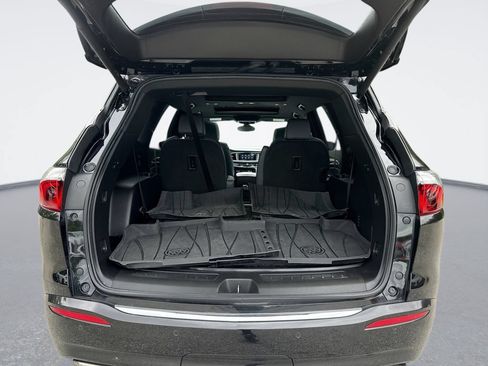 Used 2024 Buick Enclave Essence w/ Experience Buick Package FWD image 21