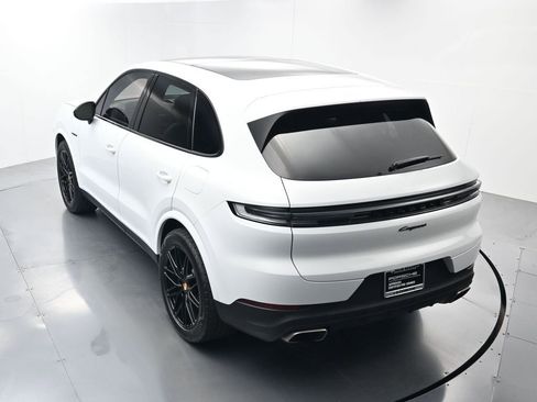 Certified 2024 Porsche Cayenne image 38