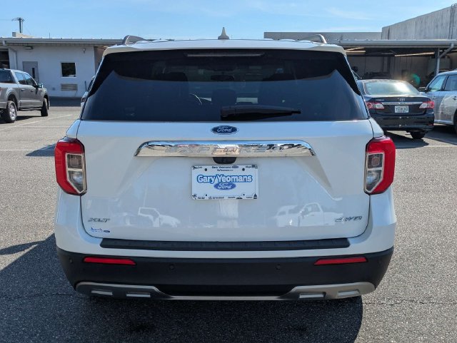 Used 2023 Ford Explorer XLT w/ Equipment Group 202A AWD/4WD image 4