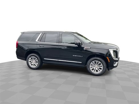 New 2026 GMC Yukon Denali w/ Sun & Power Step Package image 9