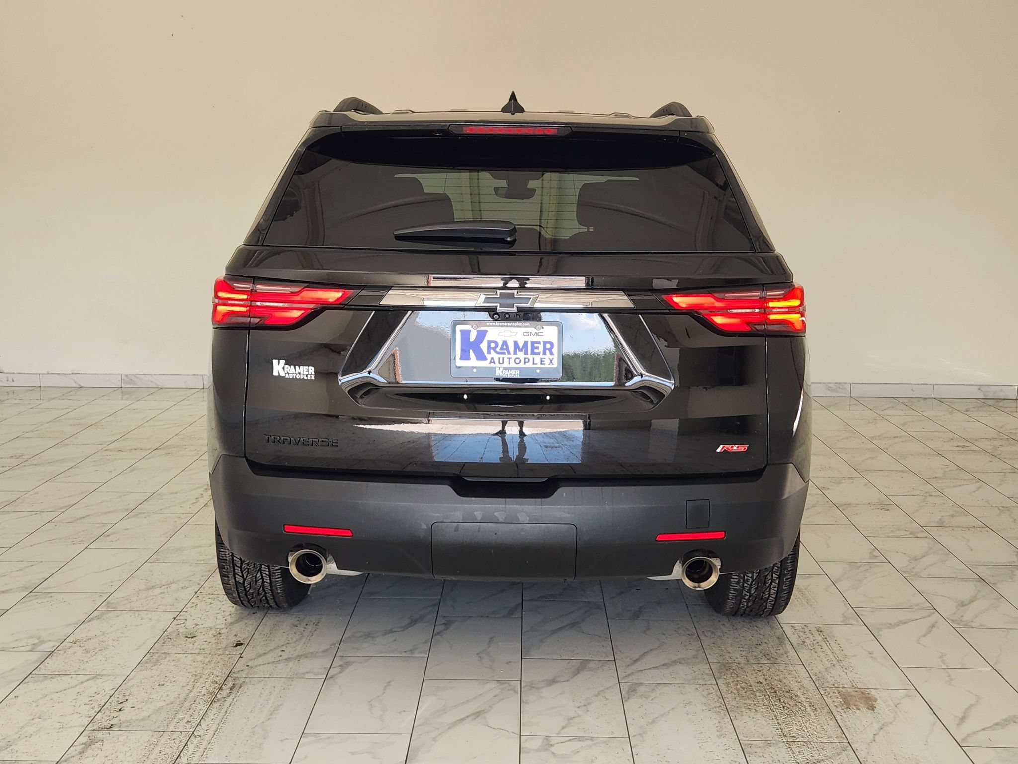 Used 2023 Chevrolet Traverse RS FWD image 6