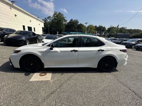 Used 2024 Toyota Camry SE w/ Convenience Package FWD image 6