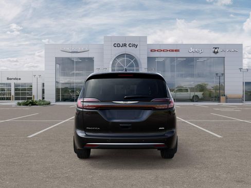New 2026 Chrysler Pacifica Select image 7