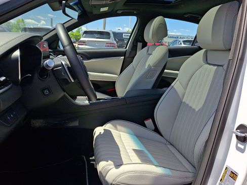 Used 2025 Genesis G70 2.5T w/ Sport Prestige Package AWD/4WD image 13