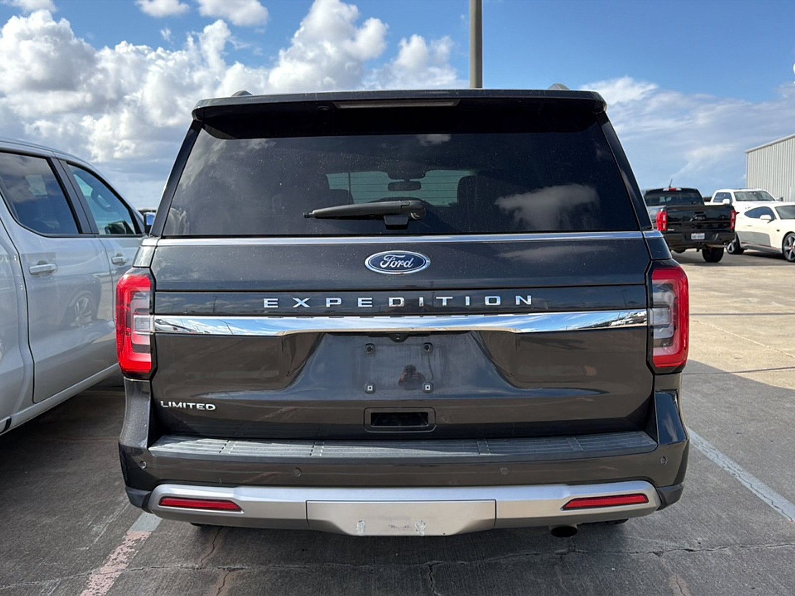 Used 2023 Ford Expedition Limited RWD image 5