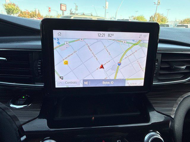 Used 2021 Ford Explorer Limited w/ Equipment Group 301A AWD/4WD image 16
