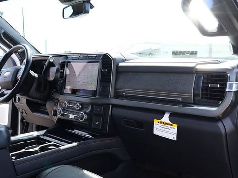 Used 2023 Ford F350 Platinum w/ FX4 Off-Road Package AWD/4WD image 33